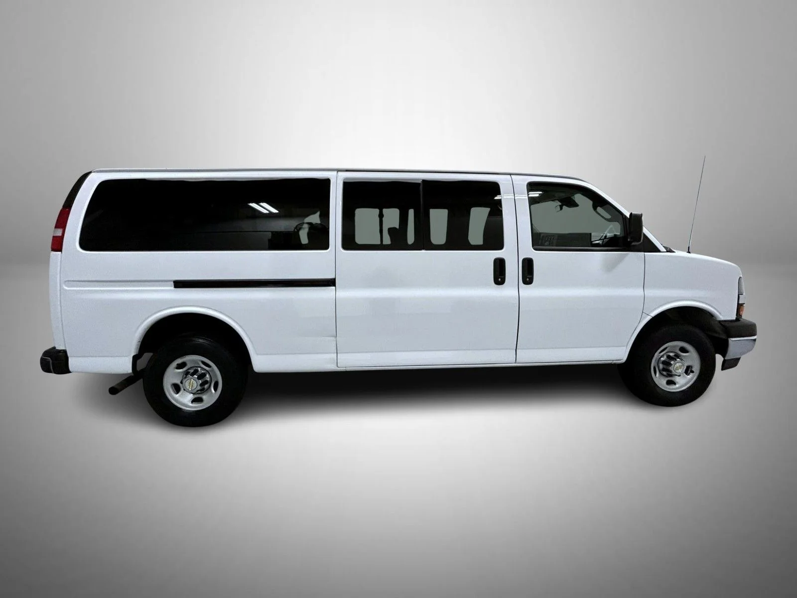 Used 2024 White Chevrolet LT image 4