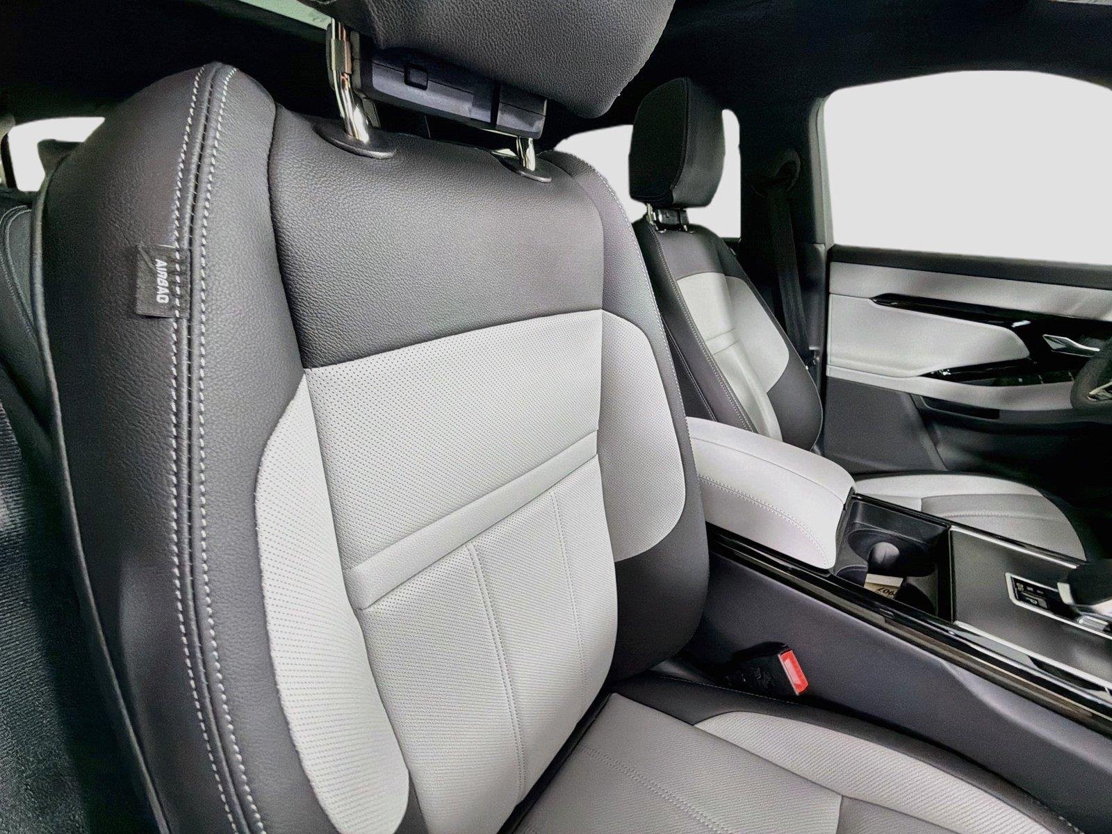 New 2026 Fuji White Land Rover Hoxton Edition image 27