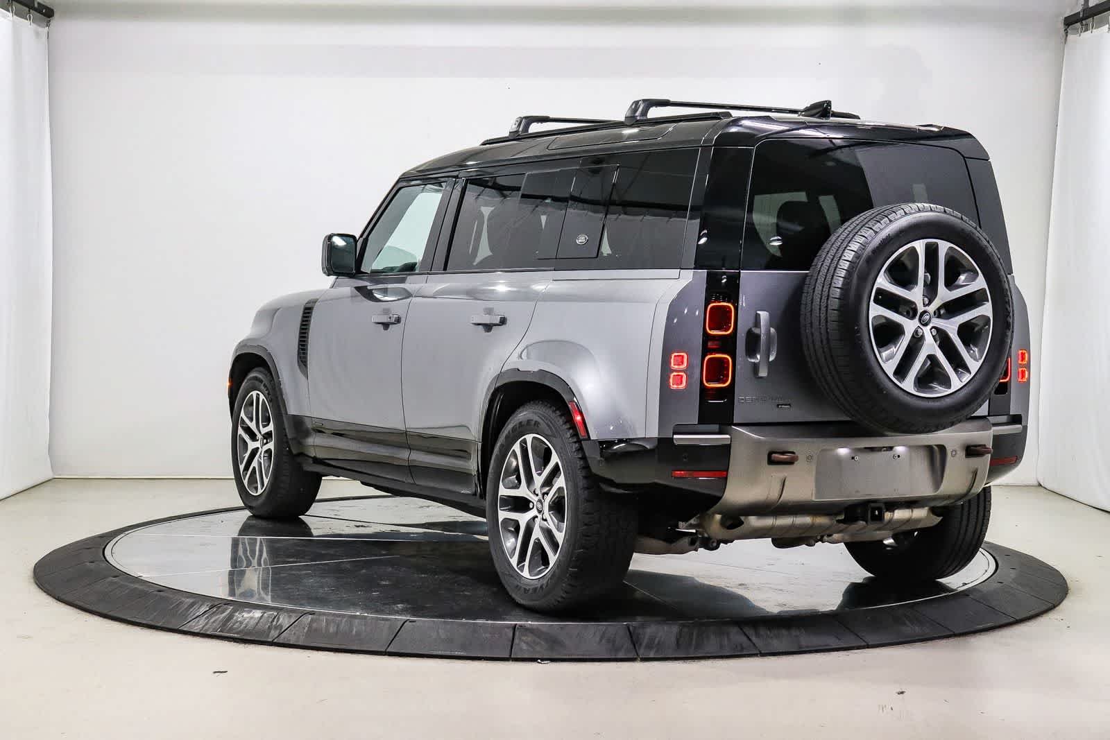 Used 2021 Black Land Rover X-Dynamic HSE image 2