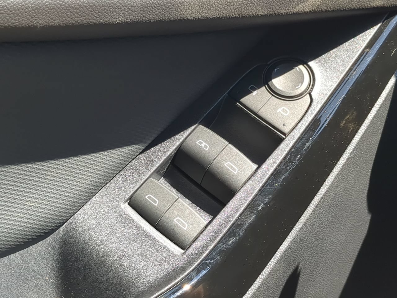 2027 Chevrolet Equinox LT - Photo 23