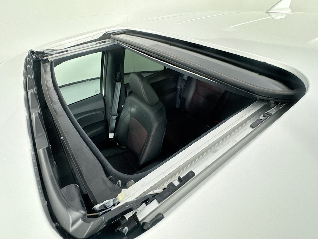 New 2026 Platinum White Pearl Honda Black Edition image 31