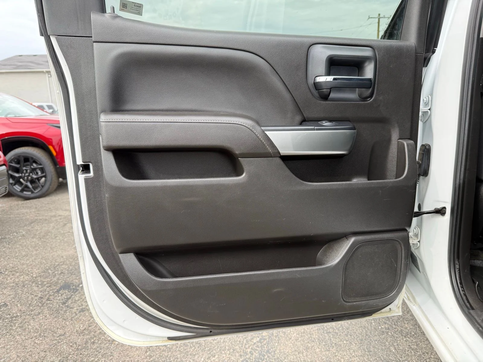 Used 2018 White Chevrolet LT image 22