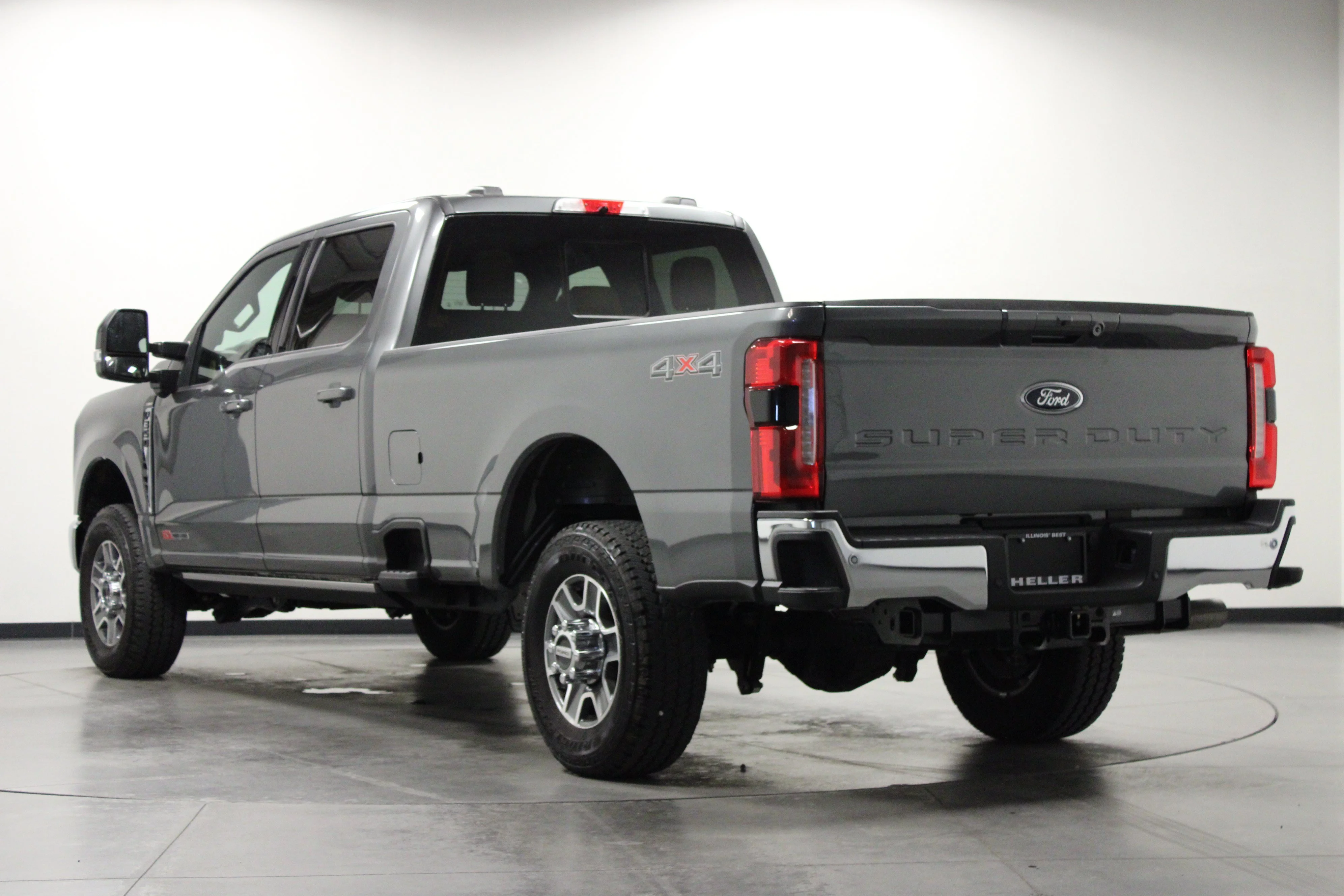 Used 2025 Carbonized Gray Metallic Ford LARIAT image 6