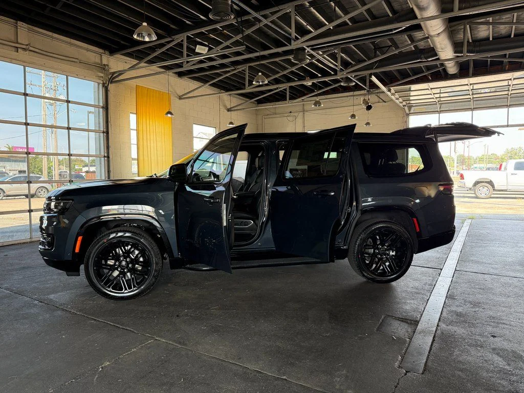 New 2025 Gray Jeep Series II image 18