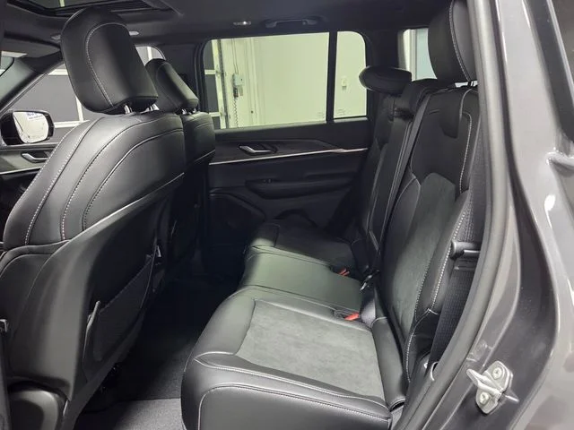 New 2026 Baltic Gray Metallic Clear-Coat Exterior Paint Jeep Altitude image 6