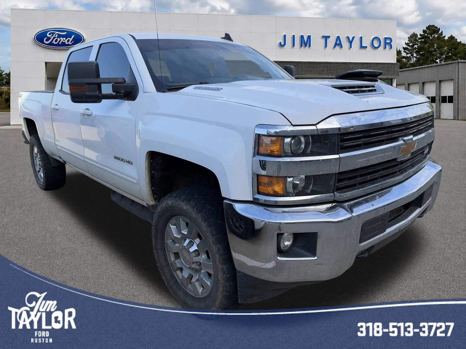 Used 2017 Summit White Chevrolet LT image 3