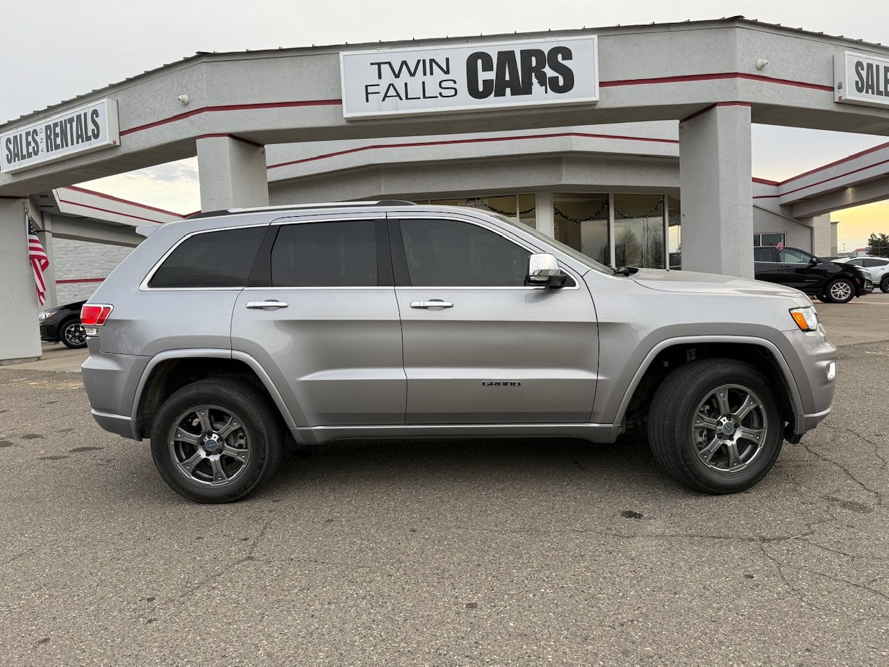 2018 Jeep Grand Cherokee Overland - Photo 9