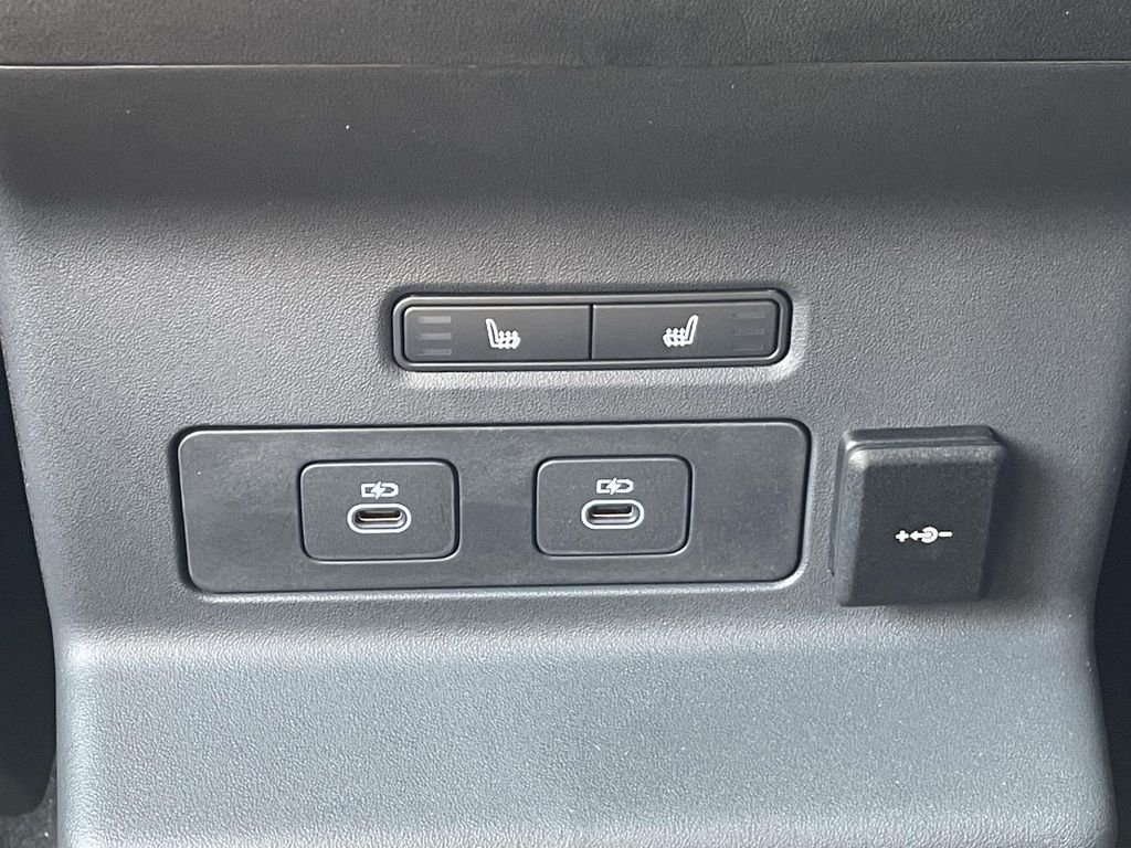 New 2026 Santorini Black Land Rover Dynamic SE image 18