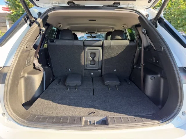 Used 2023 White Diamond Mitsubishi SE image 33