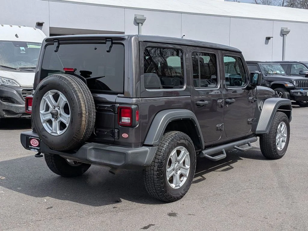 Used 2022 Gray Jeep Unlimited Sport S image 3