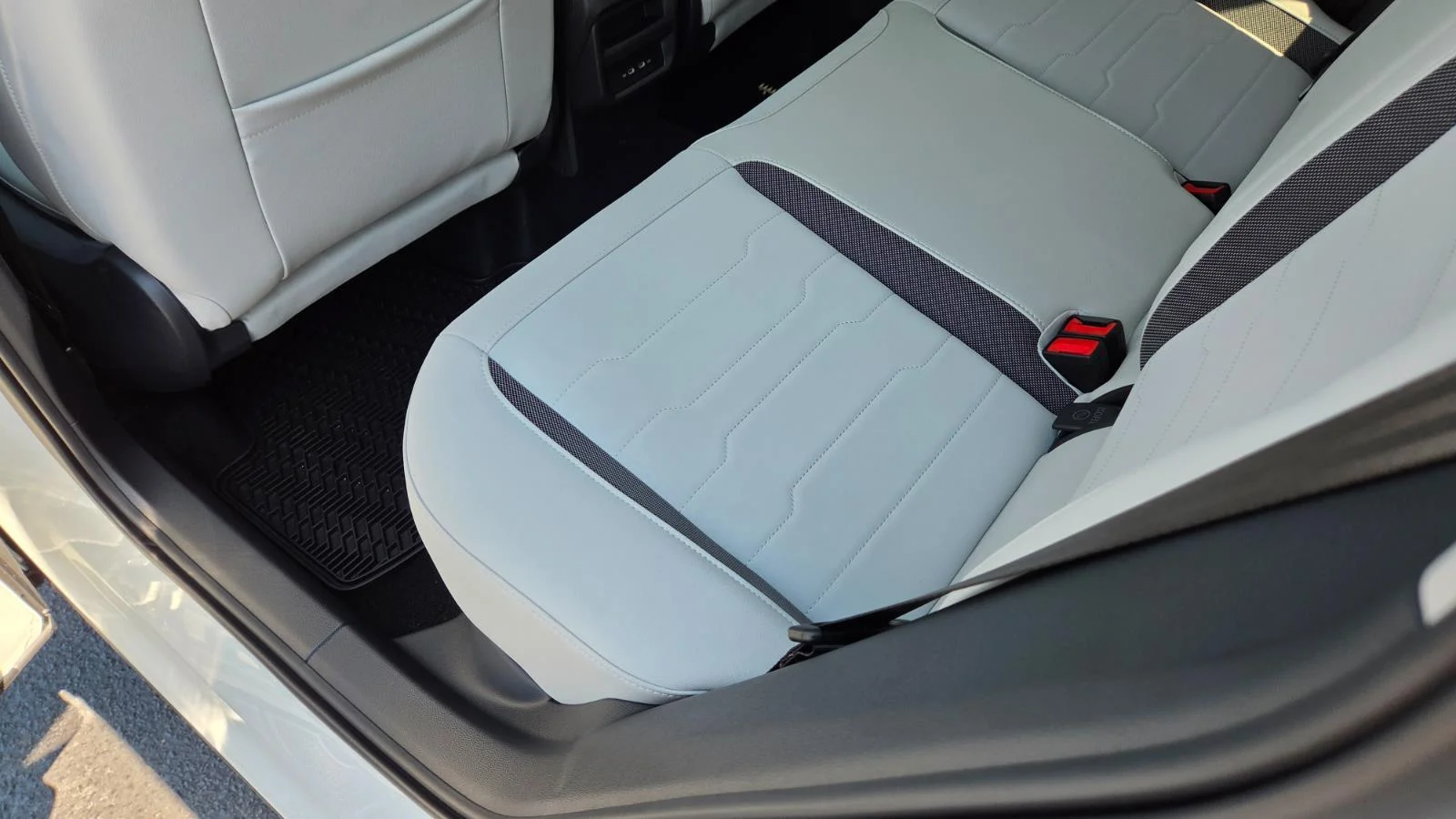 New 2026 Pure White Volkswagen SE image 46