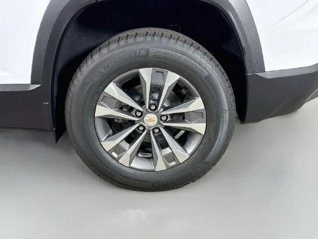 New 2027 Summit White Chevrolet LT image 31