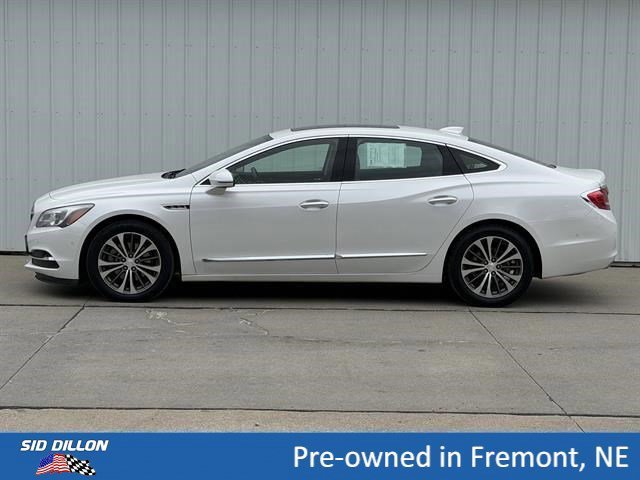 Used 2017 White Frost Tricoat Buick Premium image 7