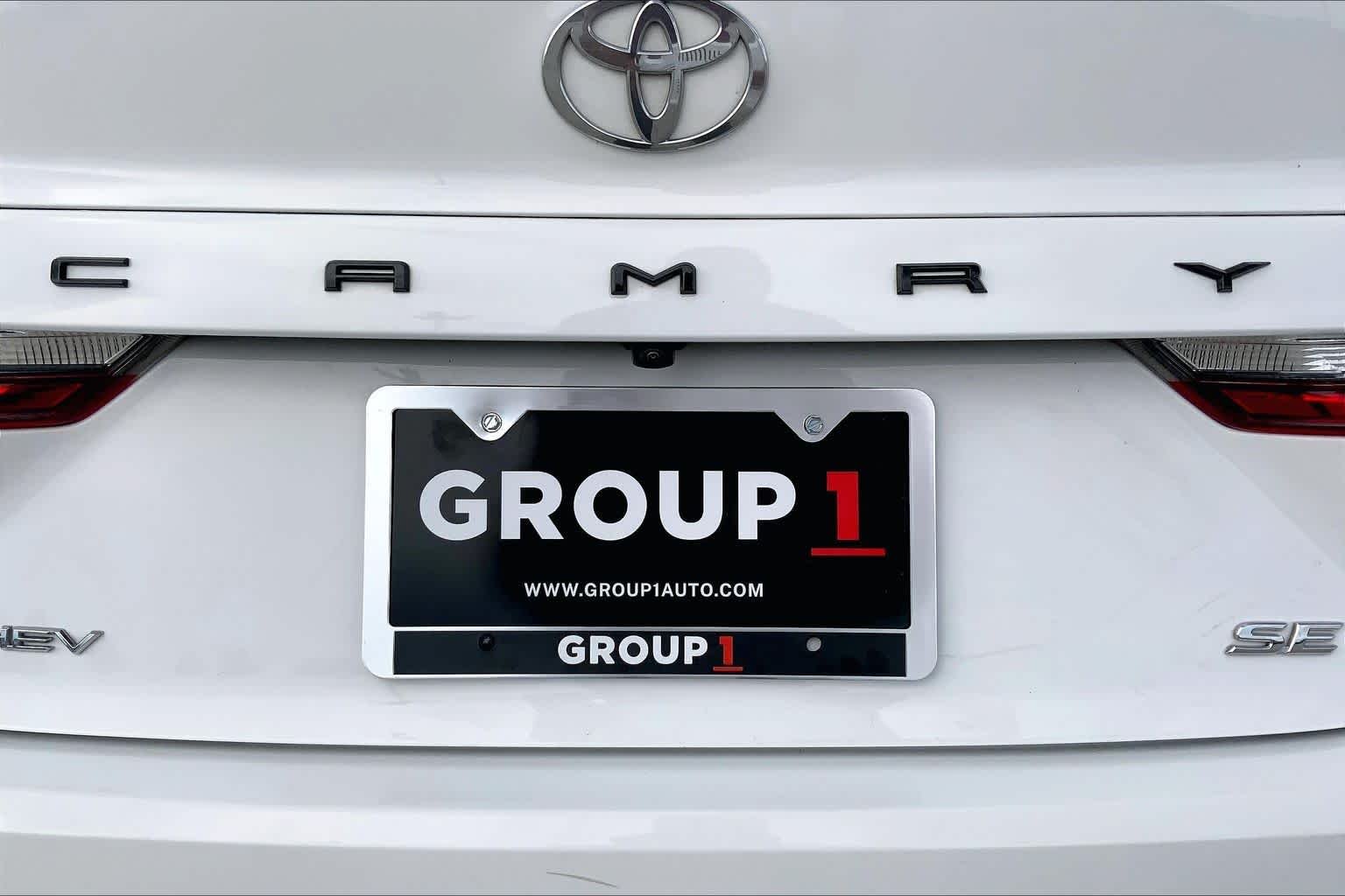 Used 2025 Ice Cap Toyota SE image 10