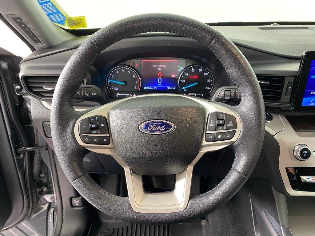 Used 2023 Gray Metallic Ford XLT image 13