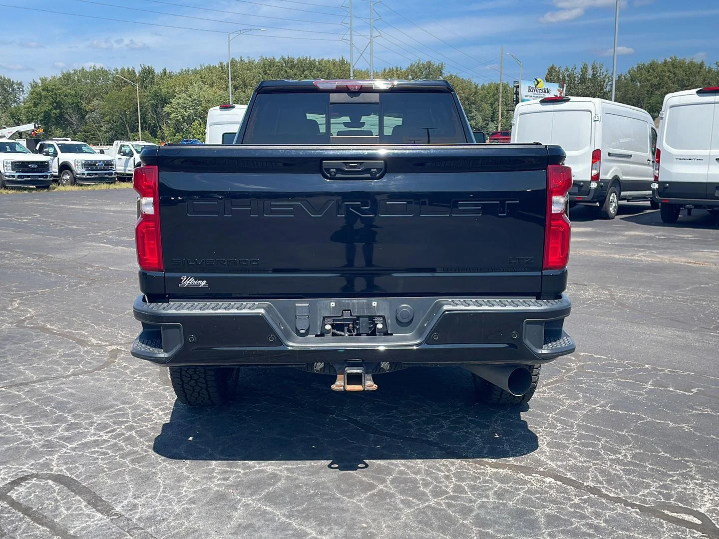 Used 2022 BLACK Chevrolet LTZ image 4