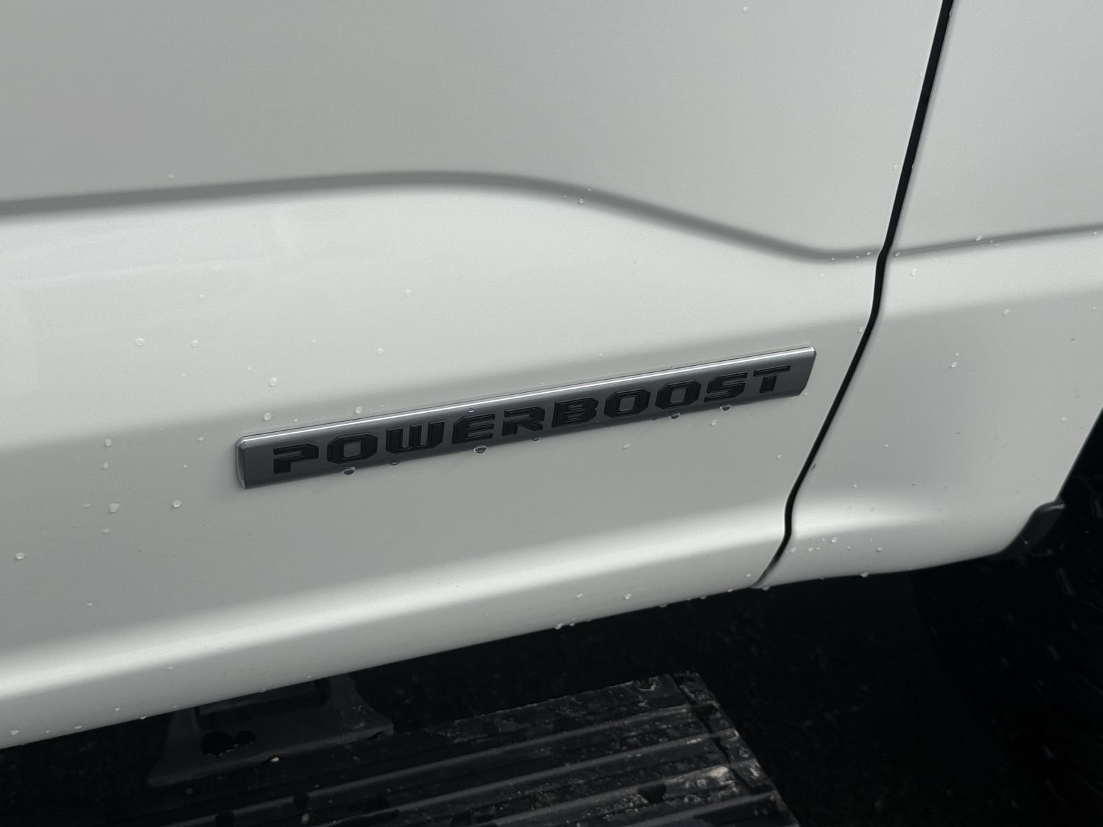 Certified Used 2022 White Metallic Ford Lariat image 17