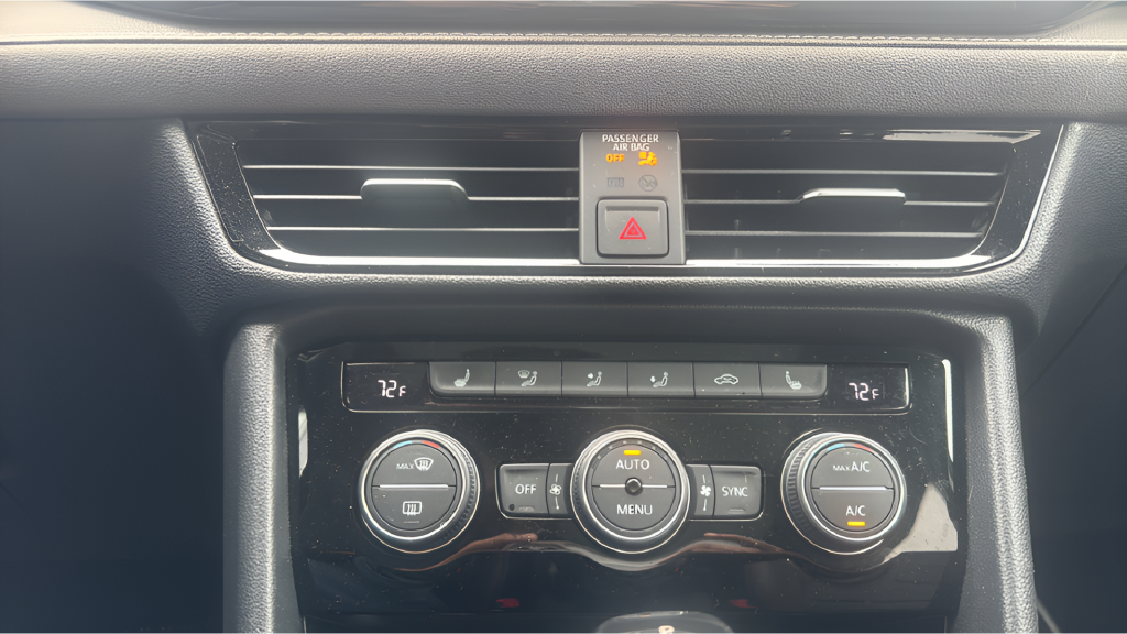 Used 2023  Volkswagen 1.5T SEL image 17