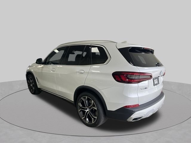 Used 2022 Mineral White Metallic BMW sDrive40i image 7