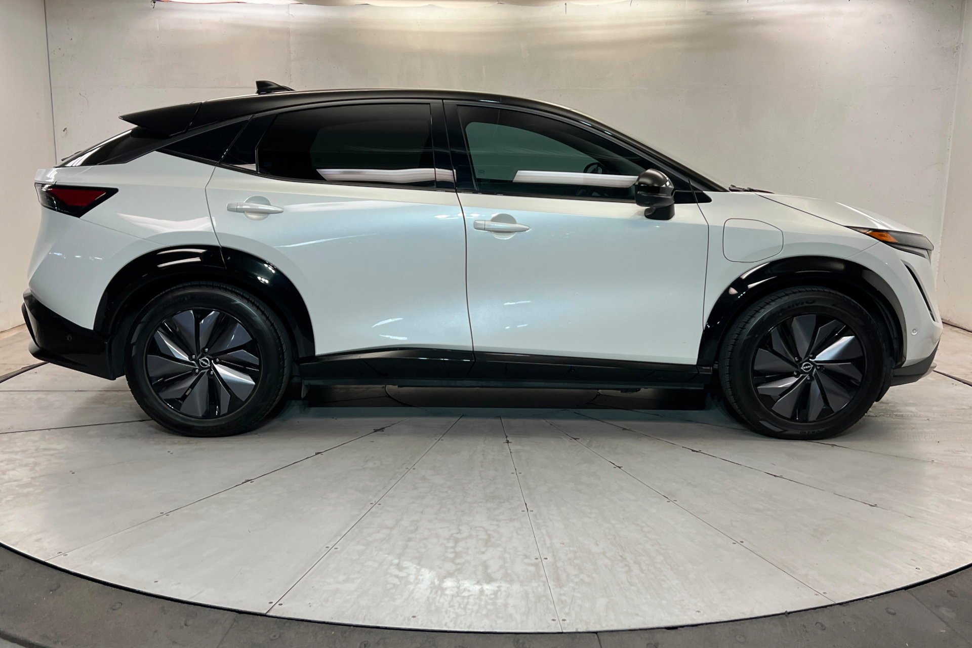 2023 Nissan Ariya Platinum+ - Photo 7