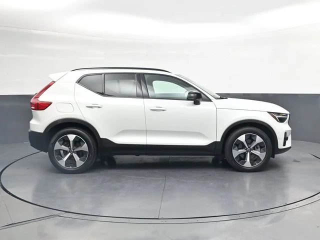 Used 2023  Volvo Ultimate image 3
