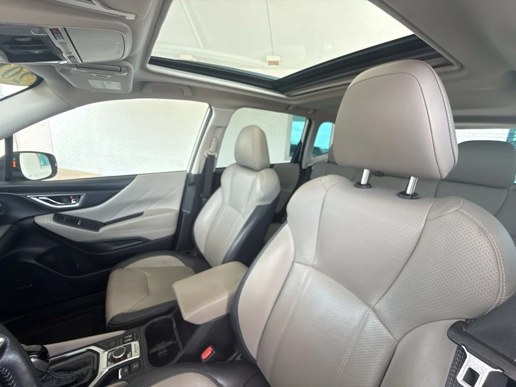 Used 2020 Crystal White Pearl Subaru Limited image 27