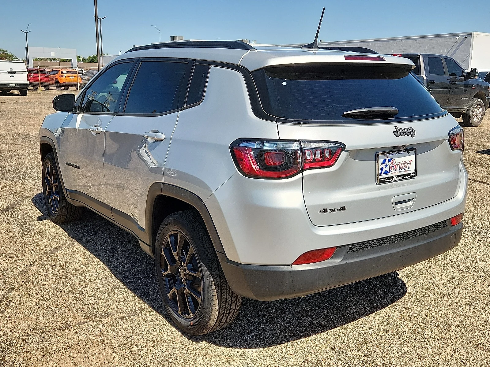 New 2026 Silver Jeep LATITUDE ALTITUDE 4X4 image 3