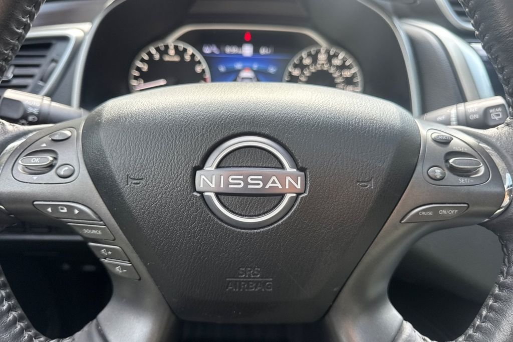 Used 2023 Silver Nissan Platinum image 25
