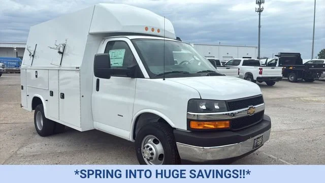 2024 Chevrolet Express Cutaway