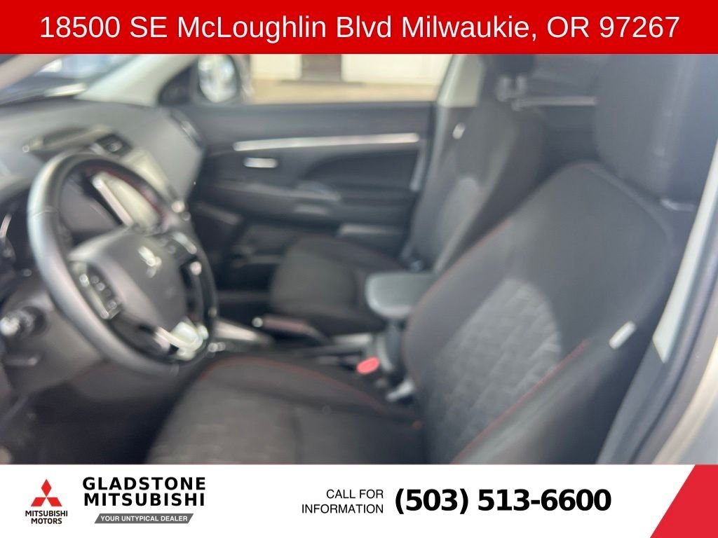 Used 2025 White Diamond Mitsubishi 2.0 ES image 9