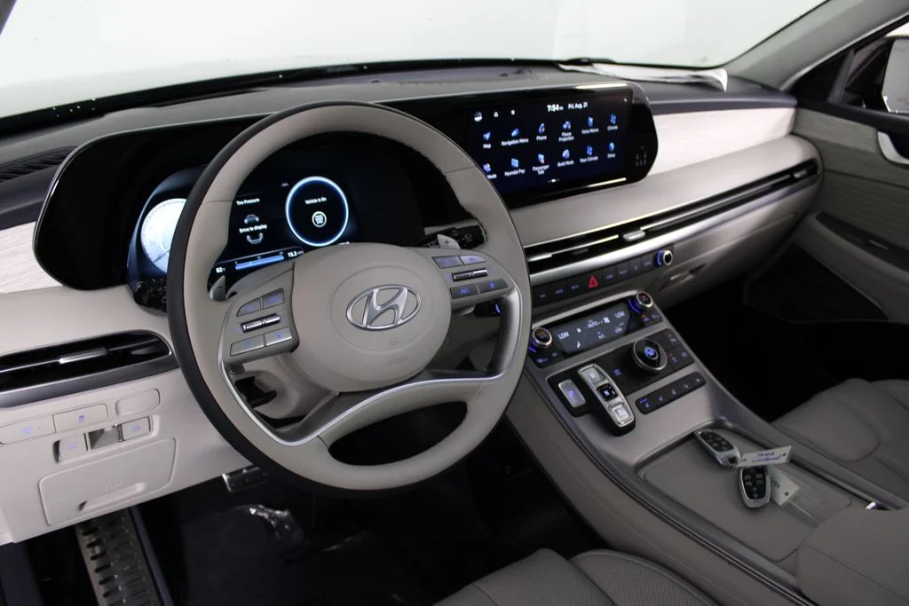 Used 2024 Red Hyundai Calligraphy image 19