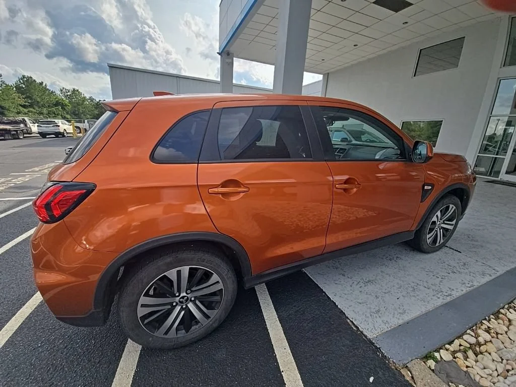 Used 2022 Orange Mitsubishi ES image 13