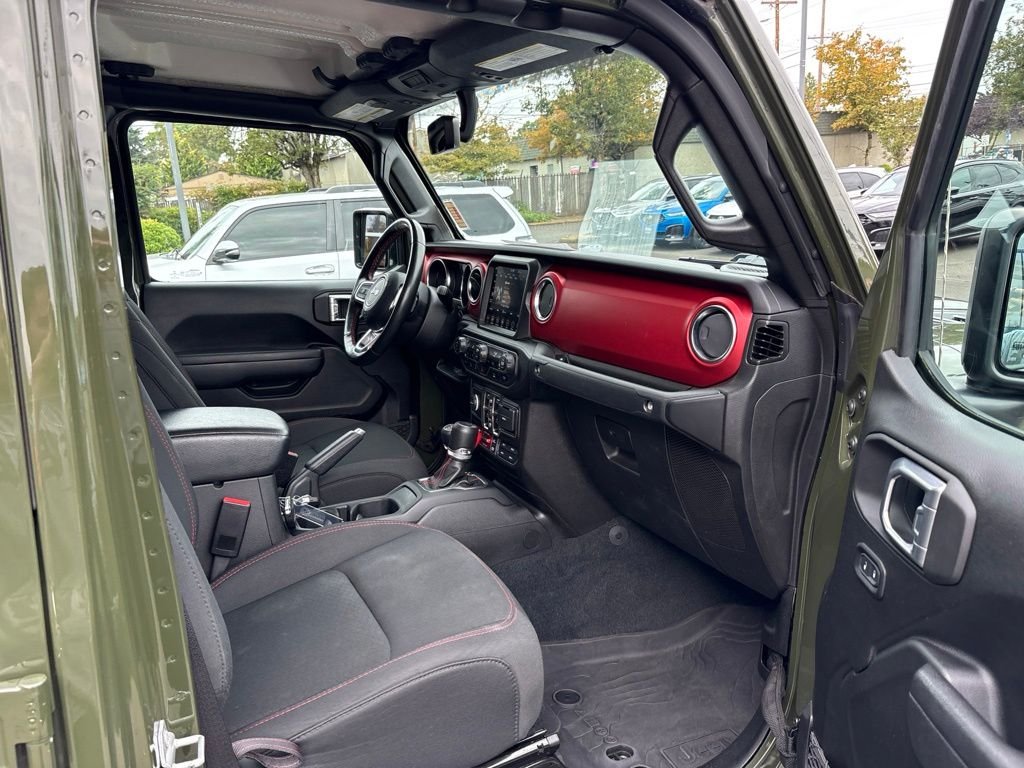 Used 2022 Green Clearcoat Jeep Rubicon image 21