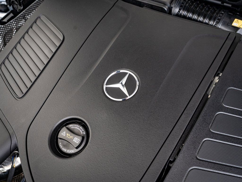 Used 2025 Polar White Mercedes-Benz GLC 300 image 37