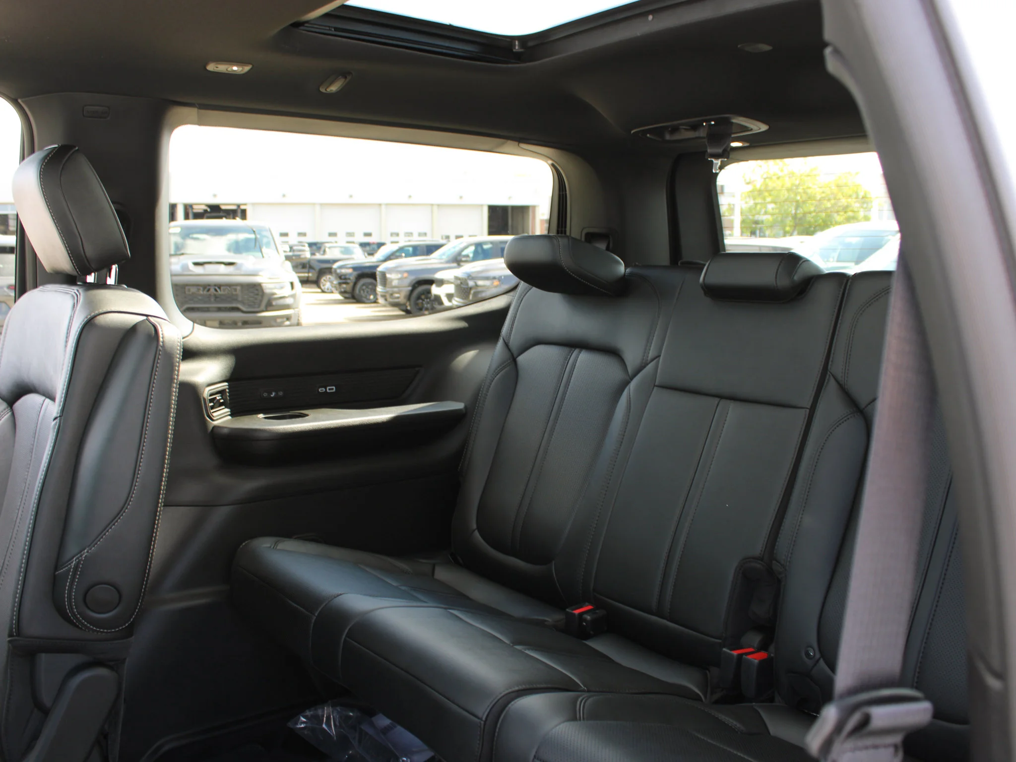 New 2026 White Jeep Limited Reserve* image 13