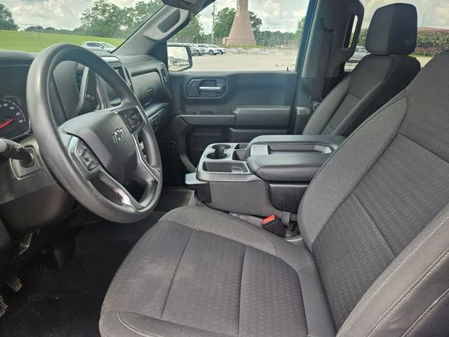 Used 2022 Silver Chevrolet Custom image 9
