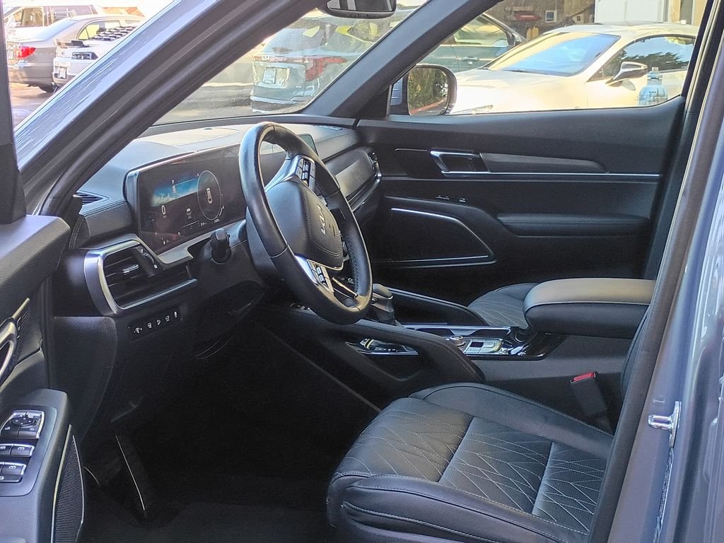 Used 2024 Everlasting Silver Kia SX X-Line image 17