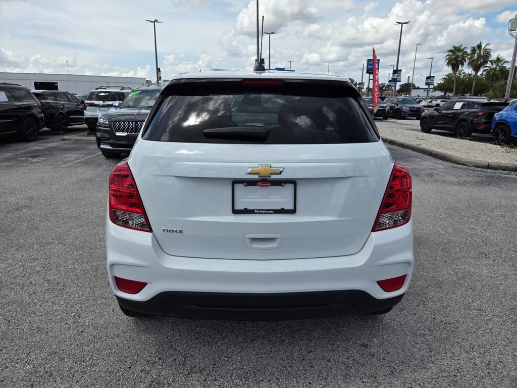 2022 Chevrolet Trax LS - Photo 11