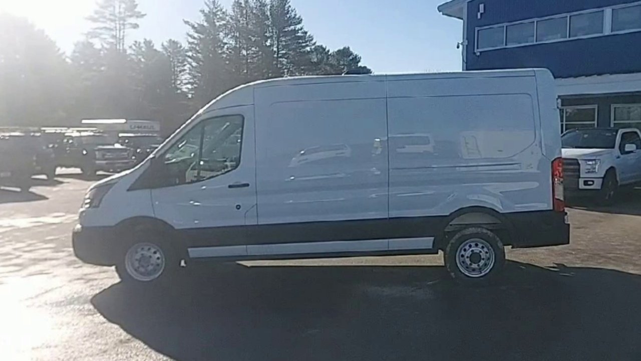 New 2026 Oxford White Ford Cargo Van image 18