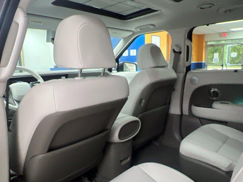 New 2027 Red Hyundai SEL Premium image 17