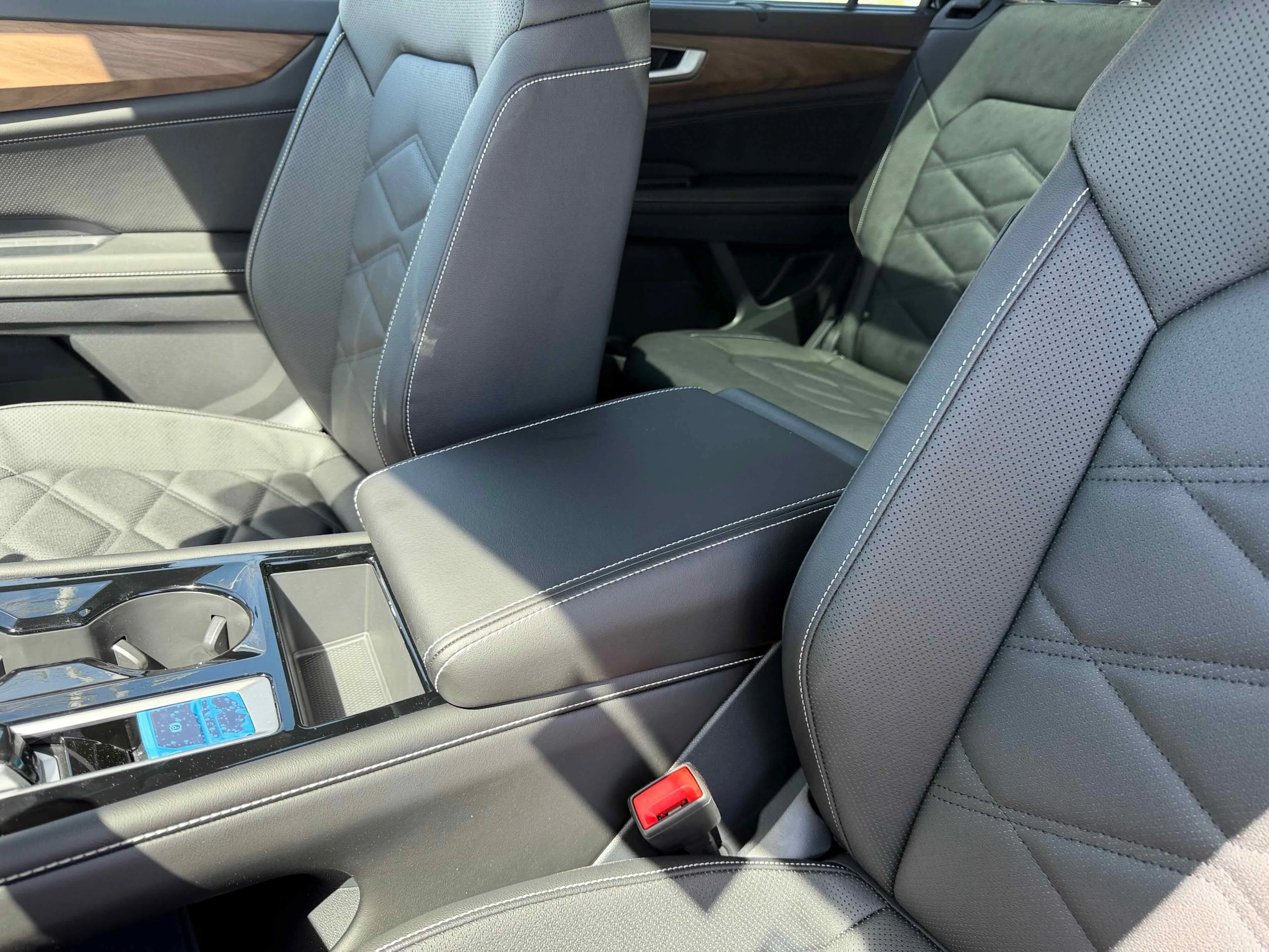 New 2026 Deep Black Volkswagen 2.0T SE w/Technology image 22