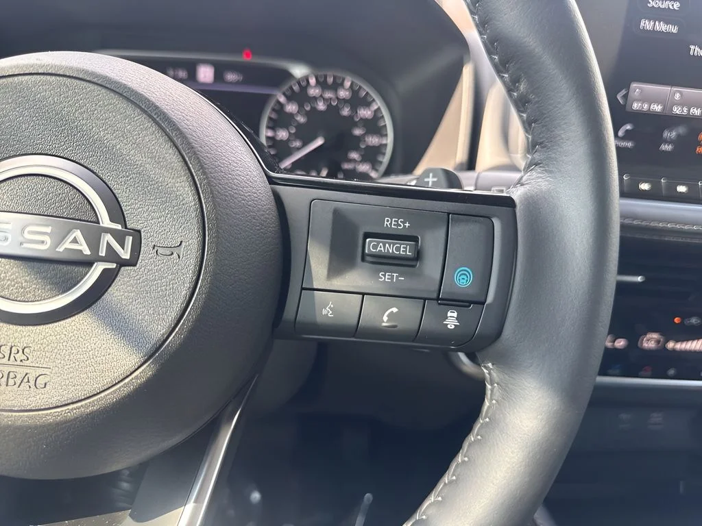 Used 2023 Gray Nissan SL image 18