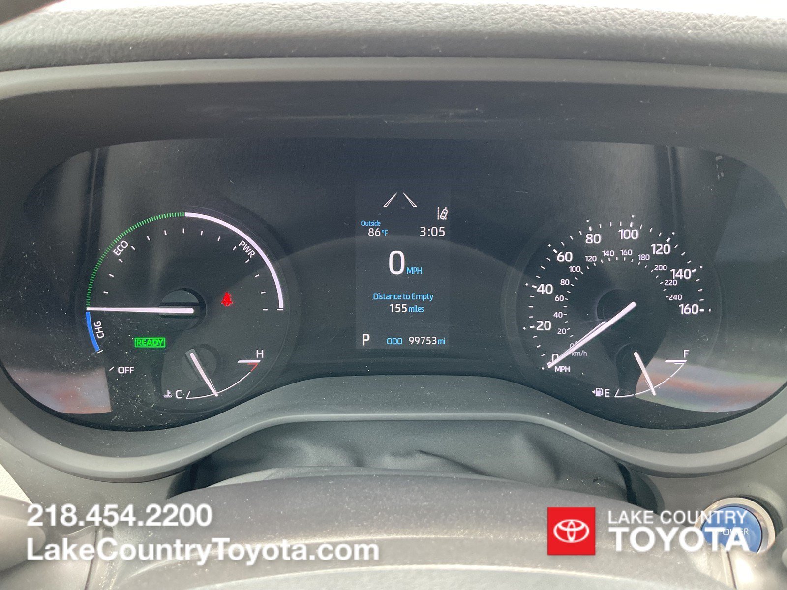 Used 2021 White Toyota LE image 26