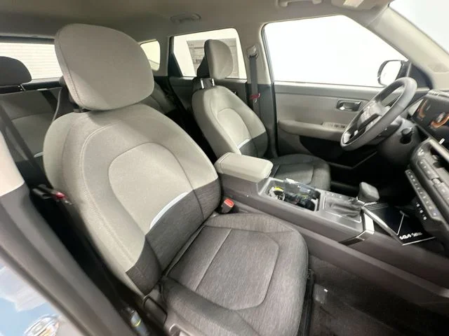 New 2027 Frost Blue / Black Roof Kia S image 25