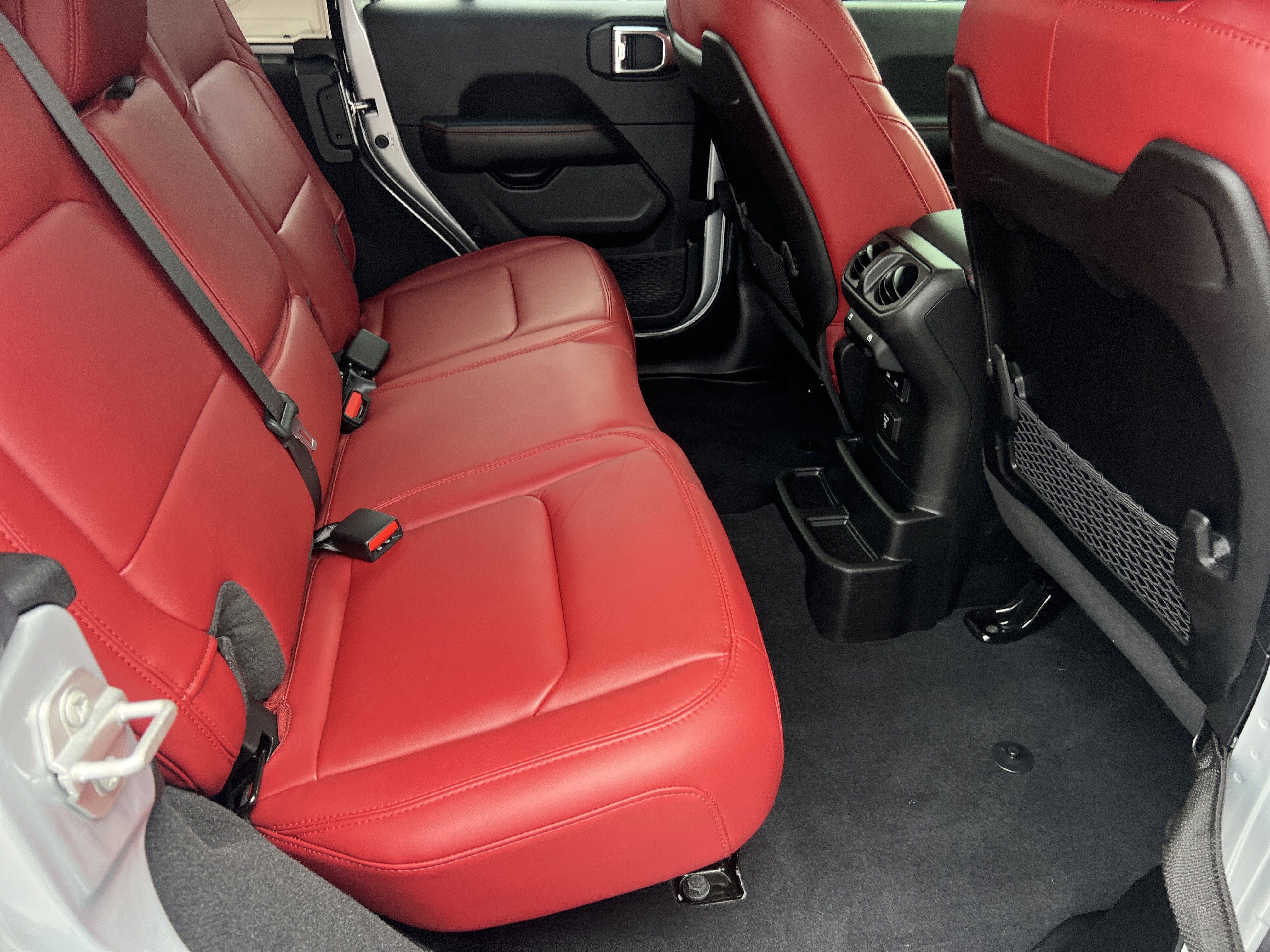 Used 2024 Silver Zynith Clearcoat Jeep Rubicon 392 image 23