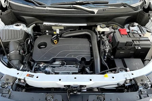 New 2027 Summit White Chevrolet LT image 12