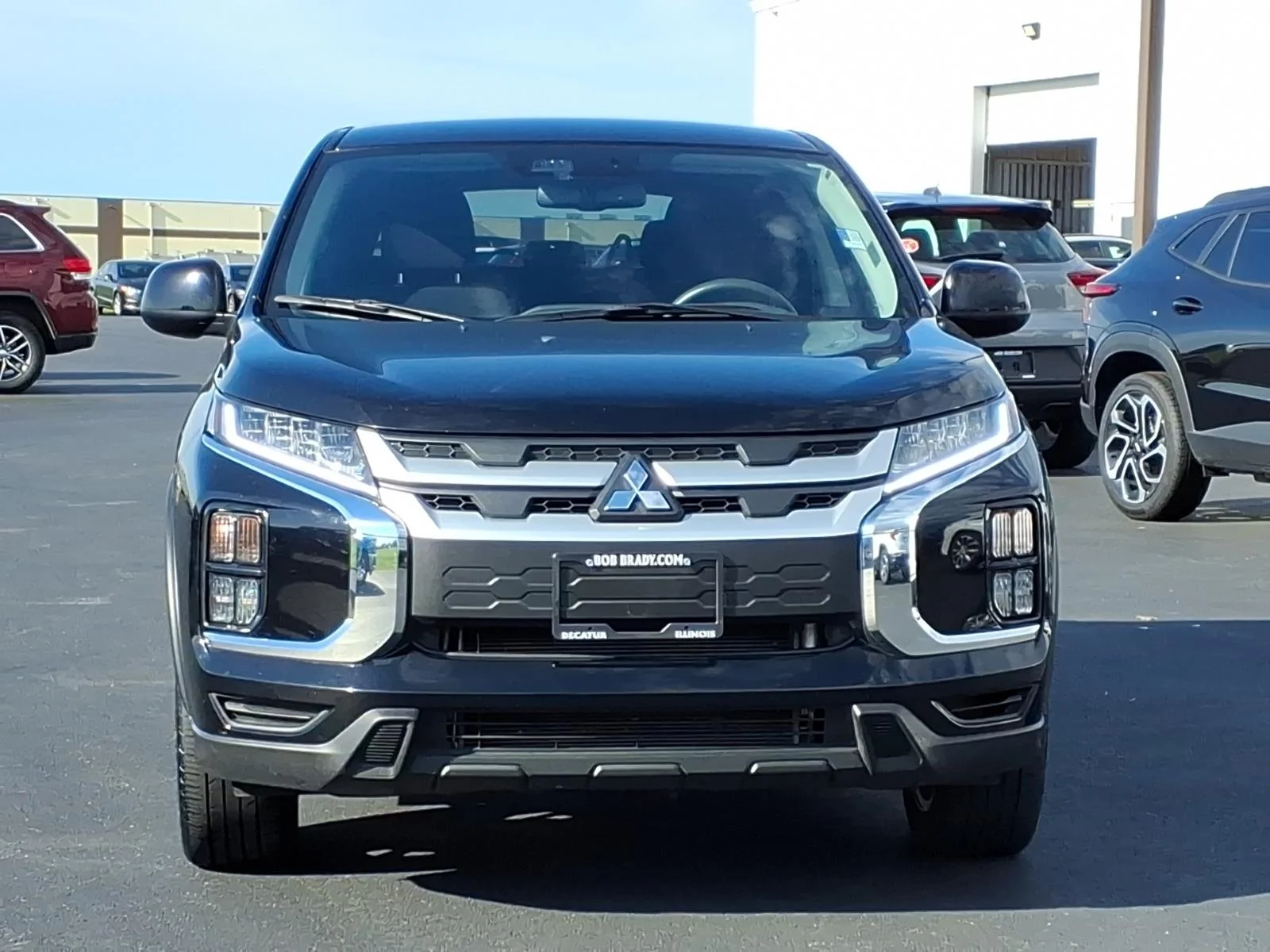 Used 2025 Labrador Black Pearl Mitsubishi ES image 15
