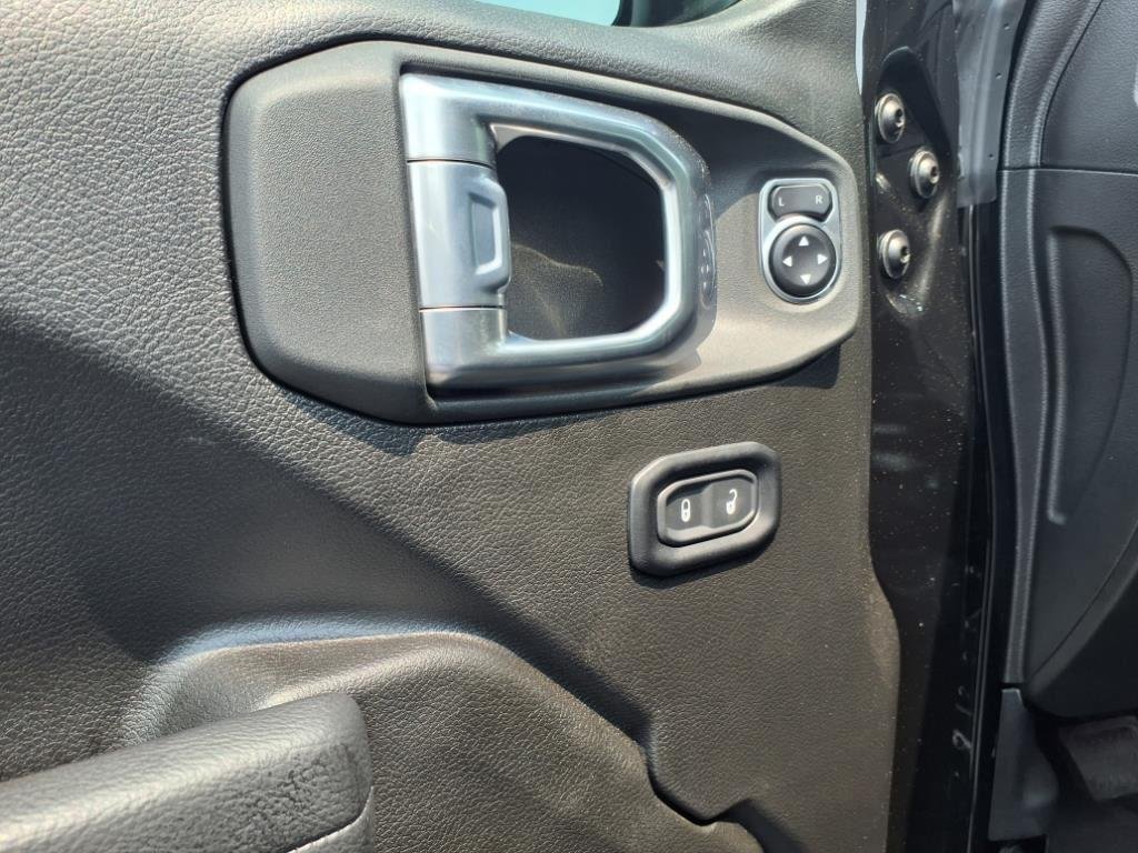 Used 2025 Black Clearcoat Jeep Sport S image 6