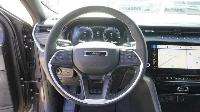New 2026 Baltic Gray Metallic Clear-Coat Exterior Paint Jeep Laredo image 26