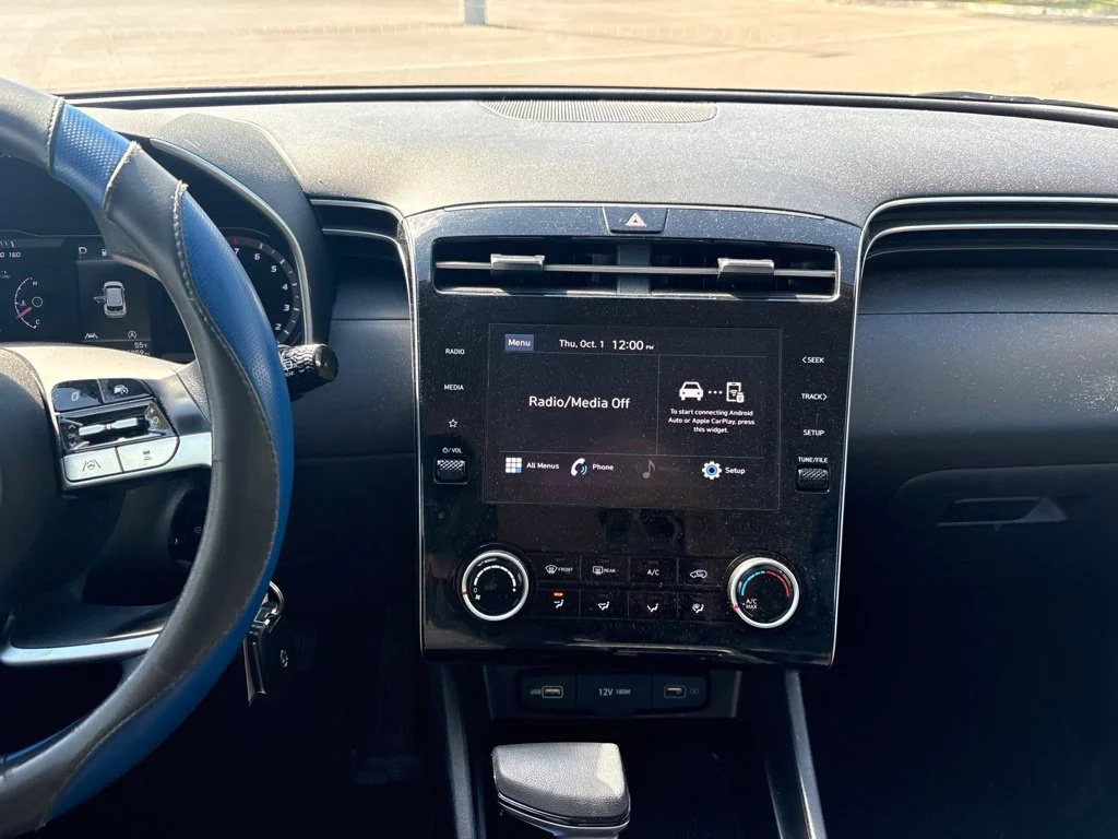 Used 2023 Blue Hyundai SE image 13